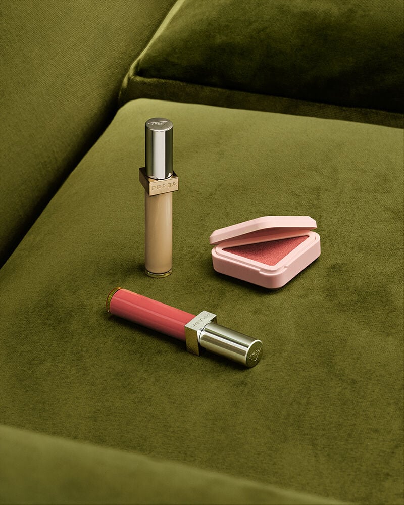 新品 PRADA BEAUTY PRADA TOUCH4色セットアームツール付き メイクアップ｜プラダ ビューティ公式オンラインストア｜PRADA BEAUTY